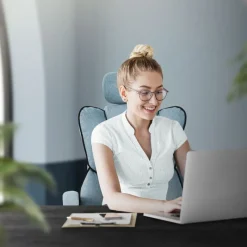 Chefsessel Bürostuhl höhenverstellbar Blau mit höhenverstellbarer Rückenlehne und Fuß-& Kopfstütze bis 120 kg ML-Design-ECD Germany