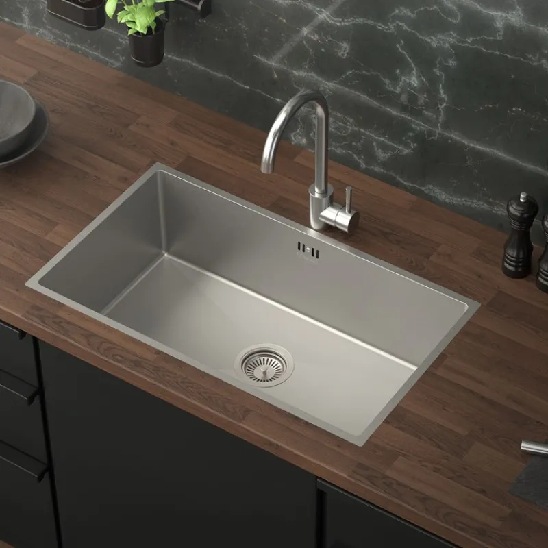 Einbauspüle 70x40 cm Silber mit Ablaufgarnitur und Überlauf aus Edelstahl ML-Design-ECD Germany Clearance
