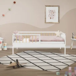 Kinderbett 70x140 cm mit Lattenrost und Rausfallschutz Weiß/Natur Kiefernholz ML-Design-ECD Germany Sale